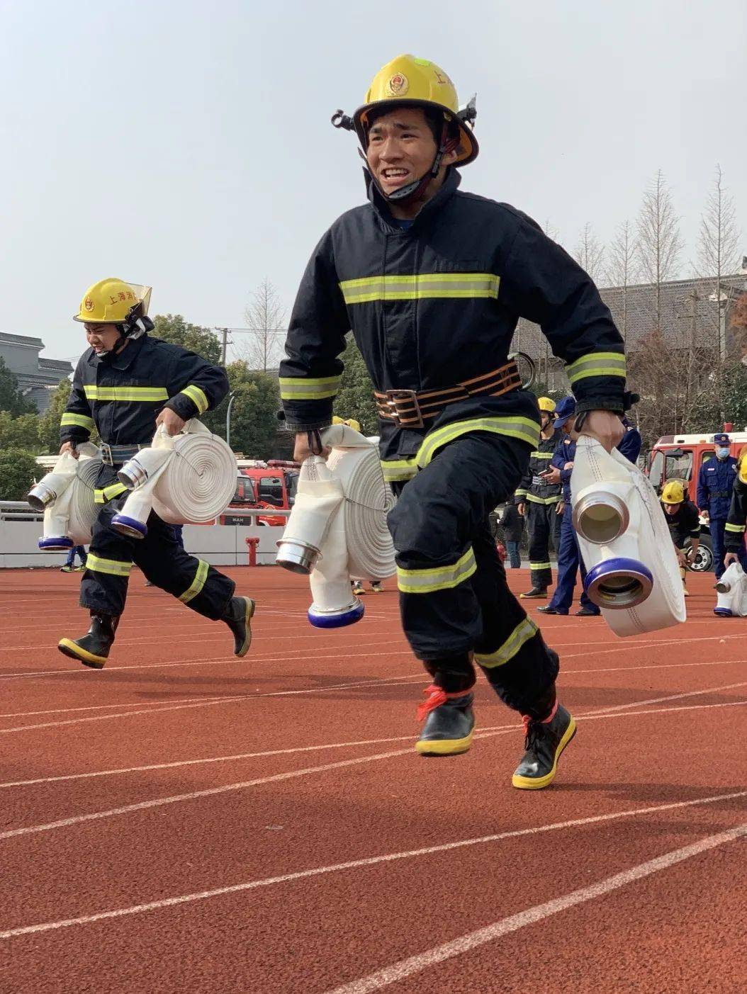 壹号-关于游泳半决赛，钱塘海豚队与塞外铁骑队强势反弹，体能对抗拉满！门前嗅觉决定胜负的信息