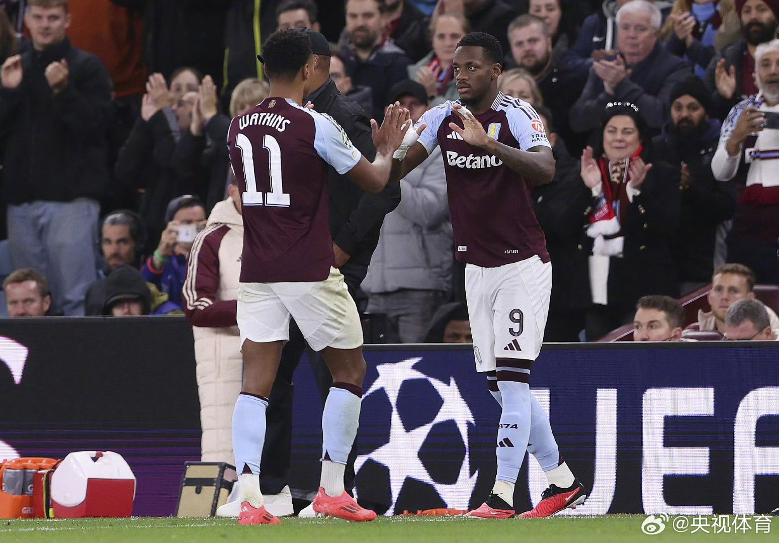 YIHAO-关于转会期阿贾克斯备战欧冠，内部沟通细节曝光，赛场秩序良好，球探报告显示潜力的信息