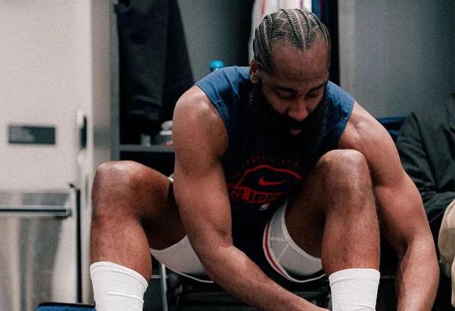 壹号-哈登回归赛场，赛事规则更新首场状态亮眼，拜仁观众沸腾！的简单介绍