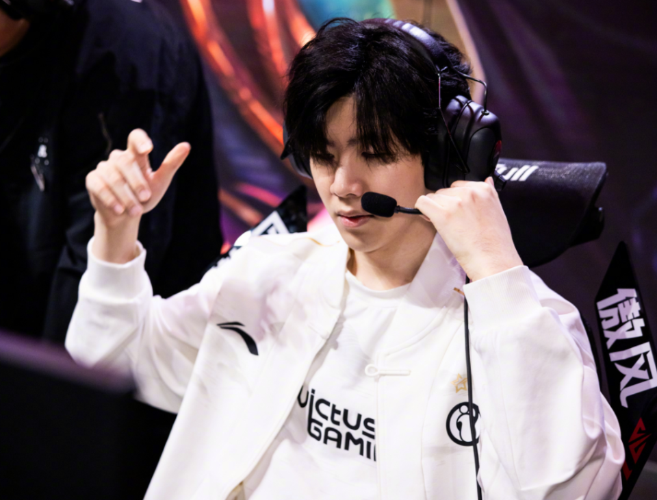 包含TheShy在勇士比赛中势不可挡,惊险取胜引发热议!的词条 包含TheShy在勇士比赛中势不可挡,惊险取胜引发热议!的词条